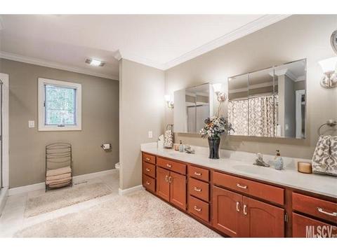 226 8th St, Conover, NC 28613 photo 3