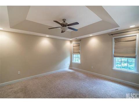 972 Maple Glen Dr, Conover, NC 28613 photo 3