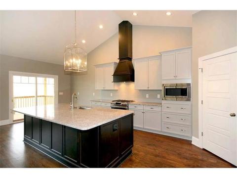 3901 12th St, Hickory, NC 28601 photo 3