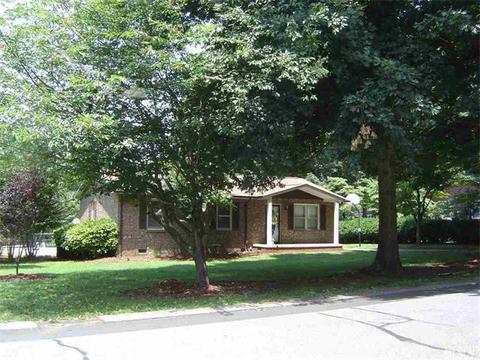 306 11th Ave, Conover, NC 28613 photo 1