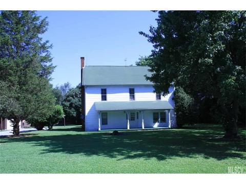 1609 2nd St NE, Conover, NC 28613 photo 1