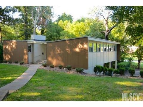 1069 5th Avenue Nw Ct NW, Hickory, NC 28601 photo 3
