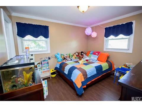 1317 Landsdowne Dr, Conover, NC 28613 photo 3
