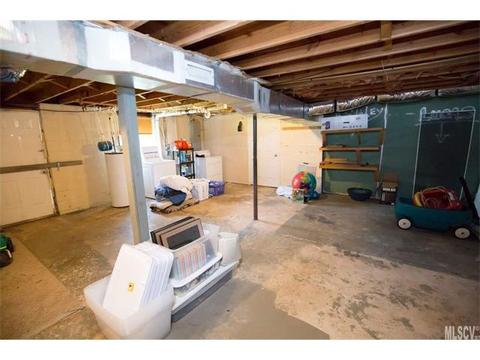 1317 Landsdowne Dr, Conover, NC 28613 photo 4