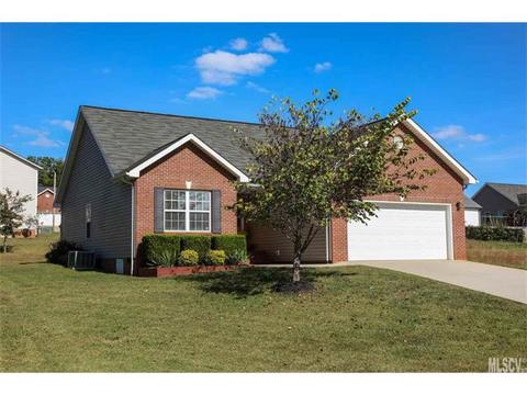 1491 Mayfair Dr, Conover, NC 28613 photo 2