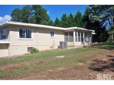 618 28th Avenue Ne Ct NE, Hickory, NC 28601 photo 3