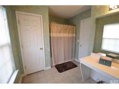 1908 9th Street Se Dr SE, Hickory, NC 28602 photo 6