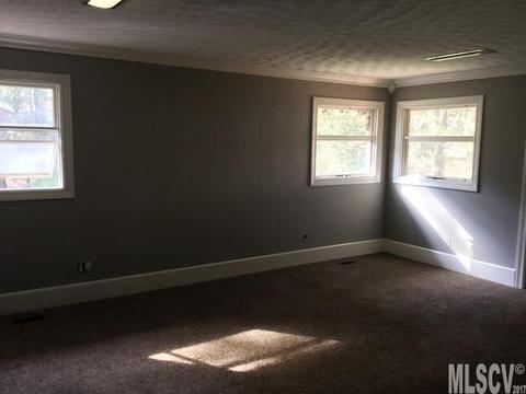 208 5th St, Conover, NC 28613 photo 4