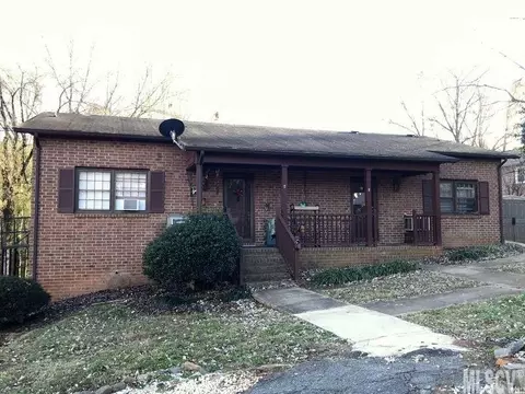 206 Willowbrook Dr, Morganton, NC 28655 photo 1