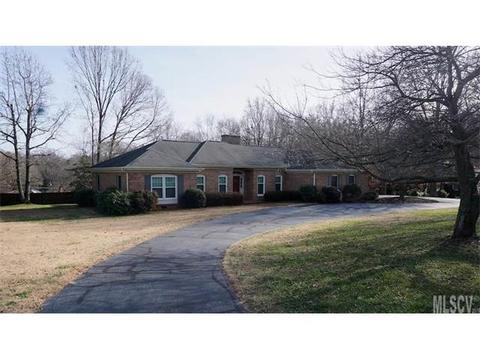 230 8th St, Conover, NC 28613 photo 3