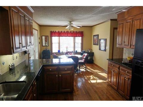 230 8th St, Conover, NC 28613 photo 17