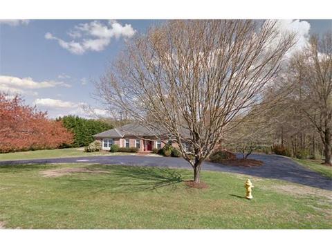 230 8th St, Conover, NC 28613 photo 1