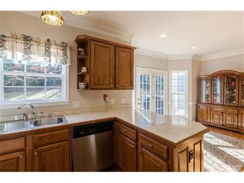 6514 Emory Dr, Hickory, NC 28601 photo 9