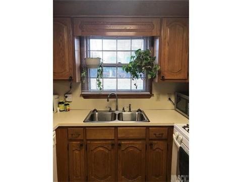 2144 Colonial Ln, Hickory, NC 28601 photo 23