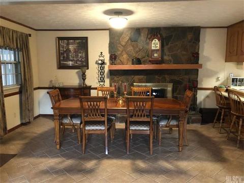 2144 Colonial Ln, Hickory, NC 28601 photo 17