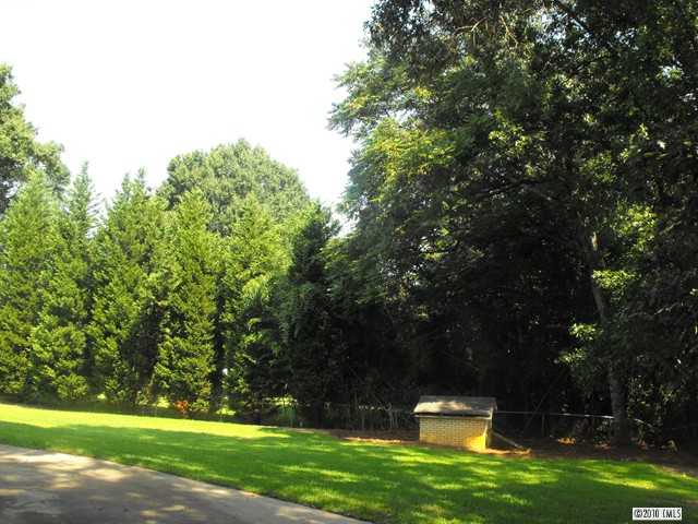 907 E 22nd St, Kannapolis, NC 28083 photo 2