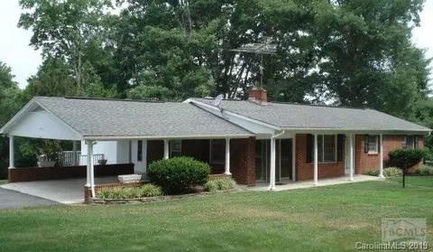 4913 Suttle St, Morganton, NC 28655 photo 1
