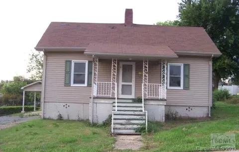 31 3rd St, Marion, NC 28752 photo 1