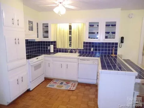 2362 Benjamin St, Morganton, NC 28655 photo 4