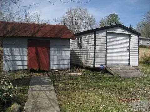 120 Mcgalliard Loop, Morganton, NC 28655 photo 2