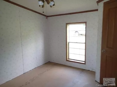 104 Roper Dr, Morganton, NC 28655 photo 4