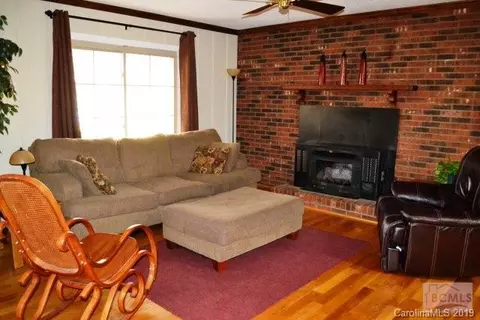 3003 Woodstream Dr, Valdese, NC 28690 photo 3