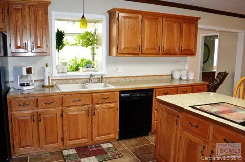 3003 Woodstream Dr, Valdese, NC 28690 photo 4