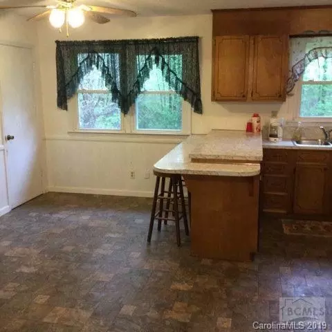 565 Causby Rd, Morganton, NC 28655 photo 12
