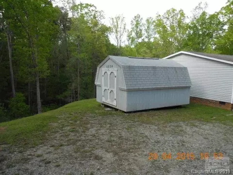 6274 Lor Rd, Morganton, NC 28655 photo 2