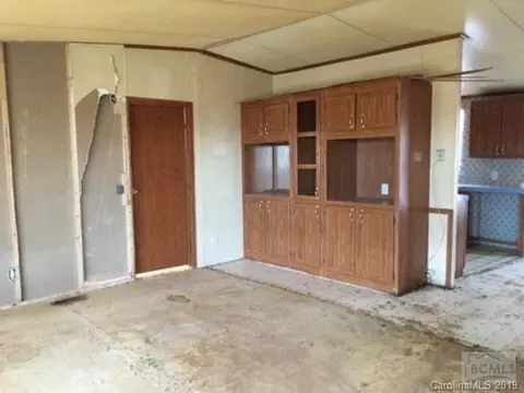 2873 Conner Cir, Morganton, NC 28655 photo 5