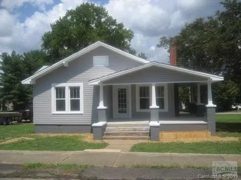 204 Mountain View St, Morganton, NC 28655 photo 1