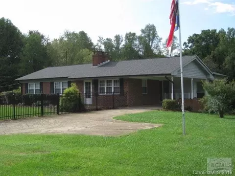 310 Summers Rd, Morganton, NC 28655 photo 2