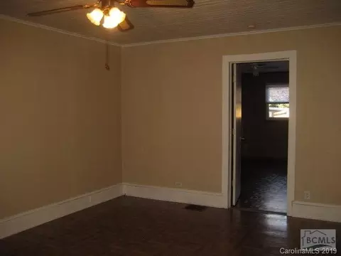 202 Mountain View St, Morganton, NC 28655 photo 5