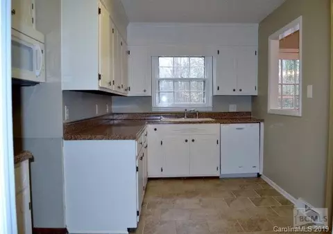 111 Wesley Dr, Morganton, NC 28655 photo 2