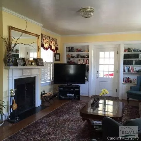 110 Pearson Dr, Morganton, NC 28655 photo 2