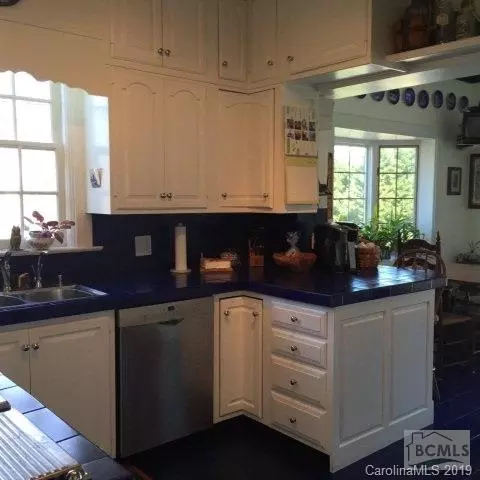 110 Pearson Dr, Morganton, NC 28655 photo 8