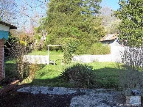 717 E Union St, Morganton, NC 28655 photo 8