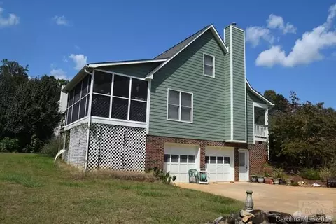 107 Pinebark Ct, Morganton, NC 28655 photo 2