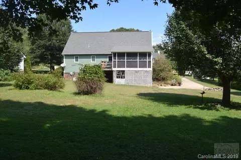 107 Pinebark Ct, Morganton, NC 28655 photo 3
