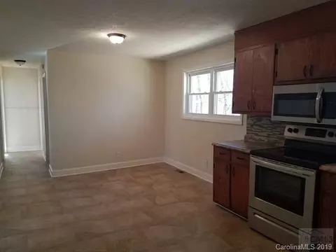 526 Causby Rd, Morganton, NC 28655 photo 5