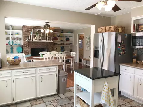 104 Crestlane Dr, Morganton, NC 28655 photo 7