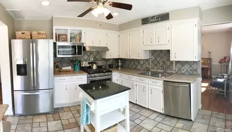 104 Crestlane Dr, Morganton, NC 28655 photo 6