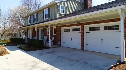 104 Crestlane Dr, Morganton, NC 28655 photo 4