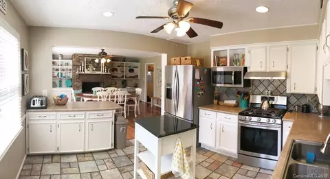 104 Crestlane Dr, Morganton, NC 28655 photo 8