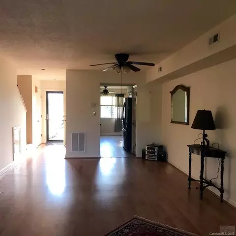 711 4th Ave SW, Conover, NC 28613 photo 3