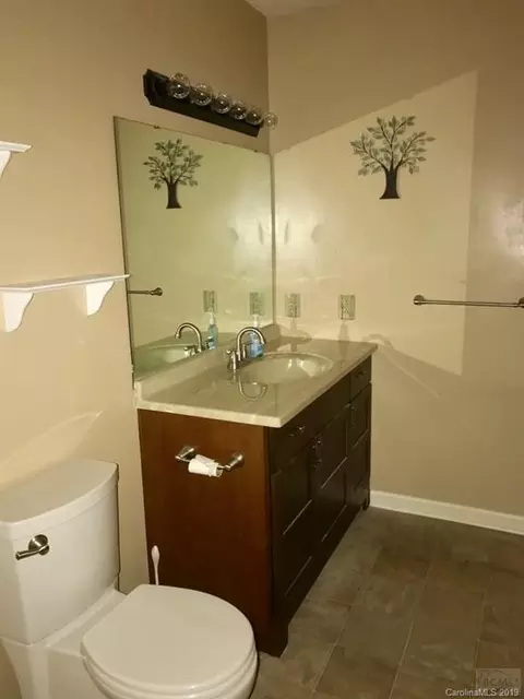 711 4th Ave SW, Conover, NC 28613 photo 9