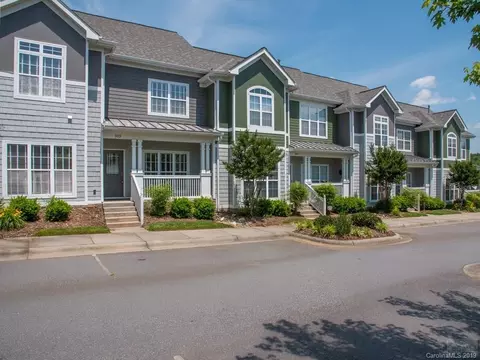 103 E Commons Dr, Morganton, NC 28655 photo 4