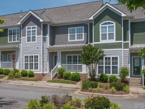 103 E Commons Dr, Morganton, NC 28655 photo 9