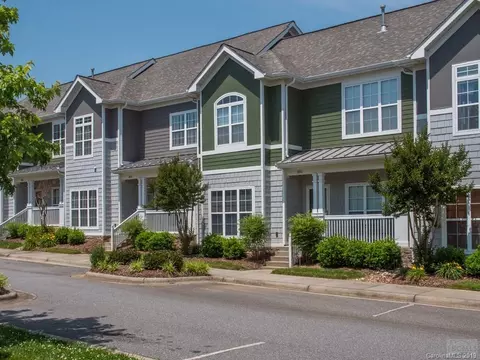 103 E Commons Dr, Morganton, NC 28655 photo 3