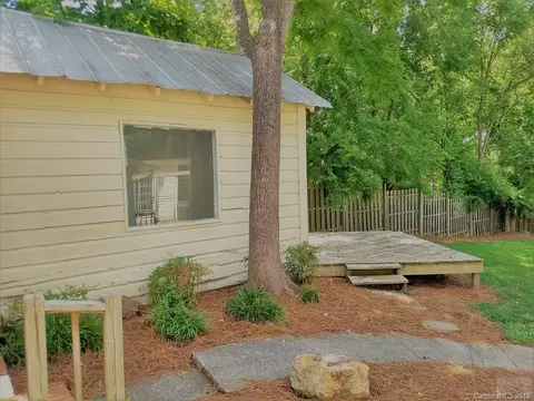 209 Walker St, Morganton, NC 28655 photo 22